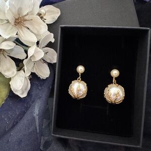 Vintage Celebrity Clip-On Pearl Earrings – 1.25”‎ Drop